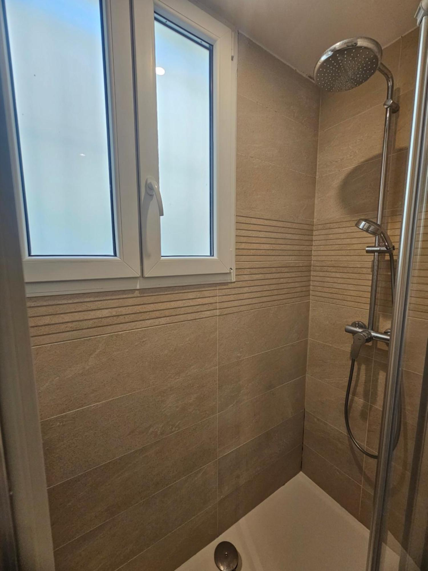 *Appartement Moderne/2 Minutes Du Metro* 圣旺 外观 照片